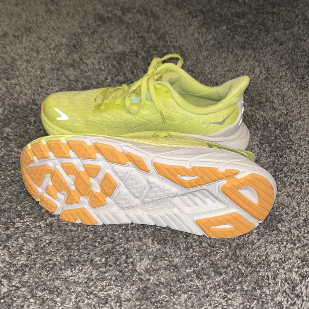 Hoka Arahi size 9
